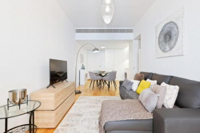 Spacious 1 Bedroom Apartment near Baixa